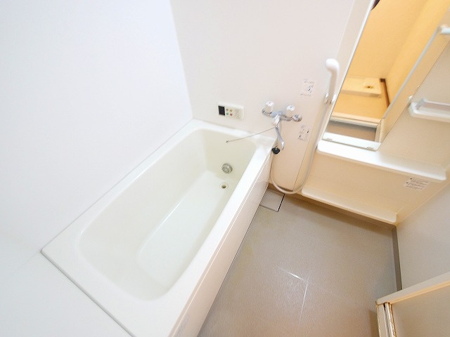 シャトー　デュ　ボヌールの浴室|ゆったり過ごせるお風呂です