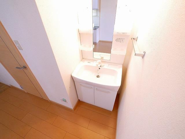 エスポアールＴＨの洗面所|スペースが確保できる洗面所です