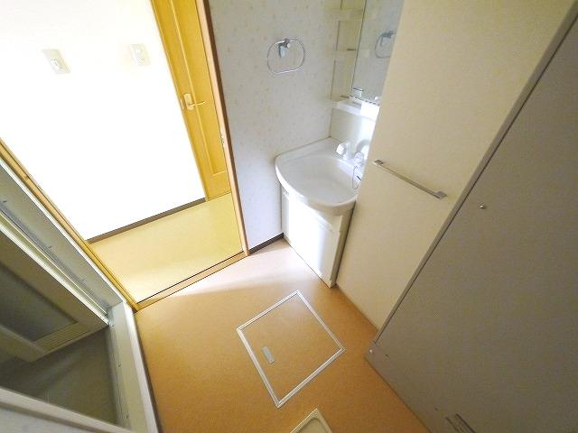 結充Immeuble　A館の洗面所|広い洗面スペース