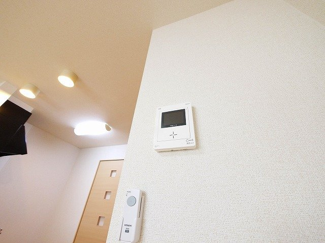 ハッピーハイツのセキュリティ|モニター付きインターホンです。