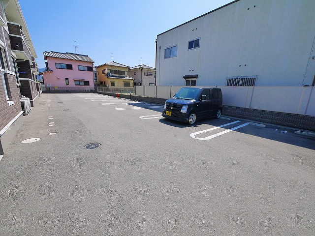 エスメラルダの駐車場|駐車場です