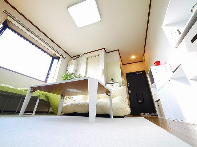 CASA天理の居間・リビング|コンパクトで使いやすい洋室です