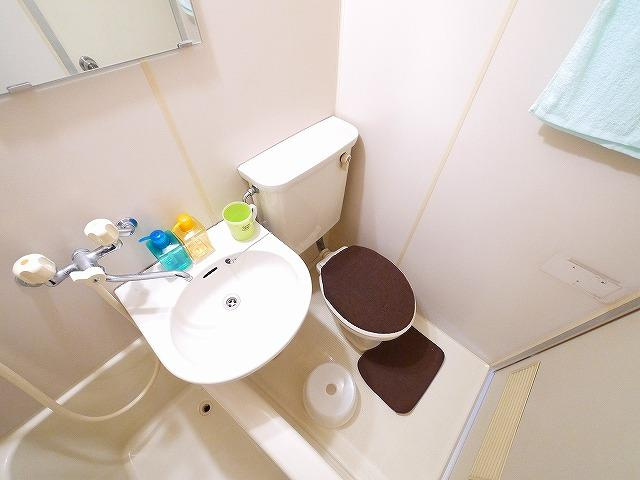 CASA天理のトイレ|ゆったりとした空間のトイレです