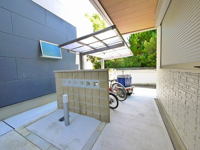 シャーメゾン川原城のその他共用部分|自転車置き場です。