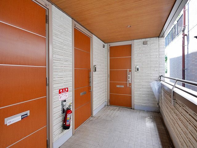 シャーメゾン川原城のエントランス