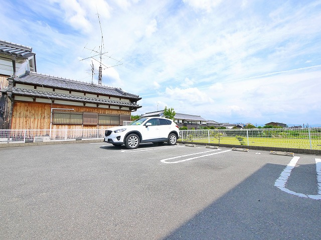 アプリコット（天理市）の駐車場|駐車場に車を止められます