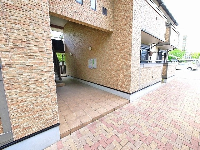 グラシューズ（守目堂町）のその他共用部分|毎日通るエントランスはこのようになっています