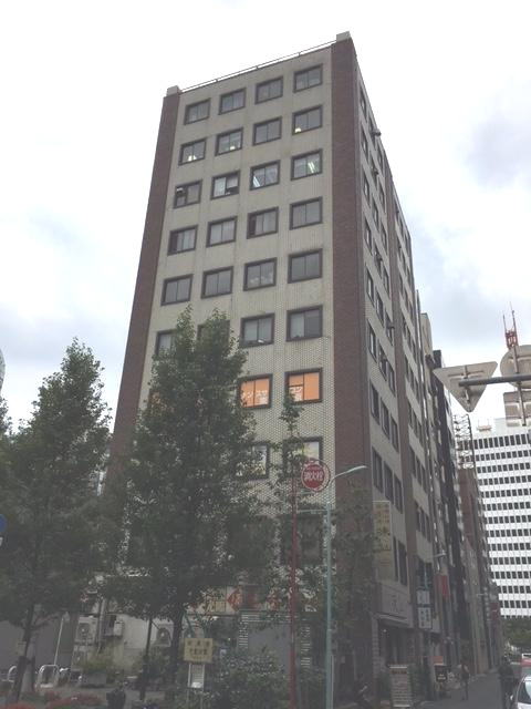 一新ビルの外観