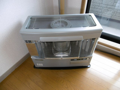 【設備】 | ロアール北美 | 大き目の灯油子FFストーブ経済的です