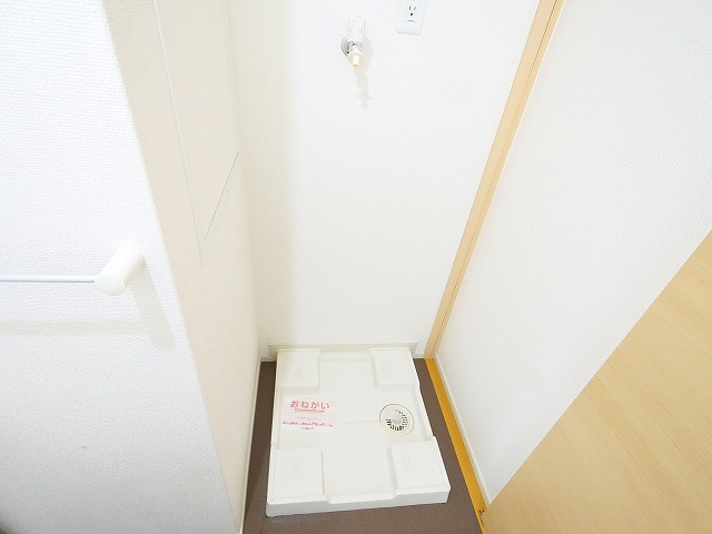レジデンス西九条の設備|洗濯機置き場です