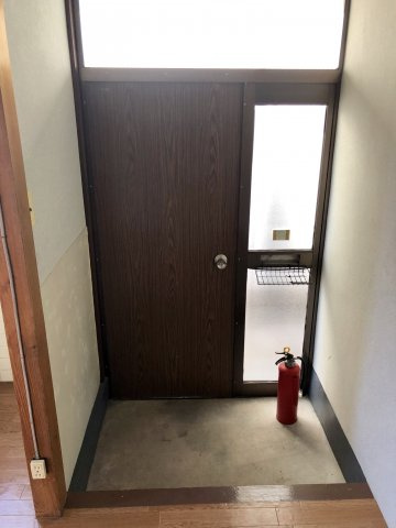 K事務所住宅　の玄関