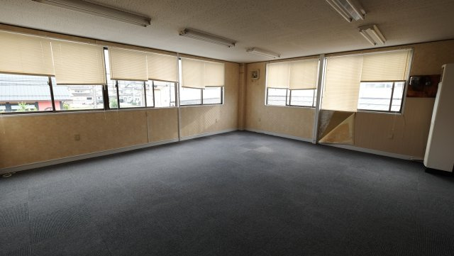 山岡ビルの内装