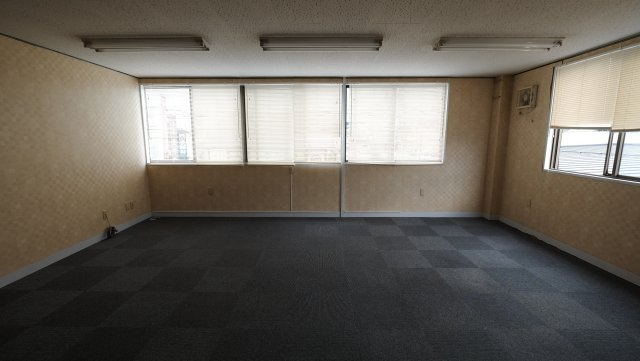 山岡ビルの内装