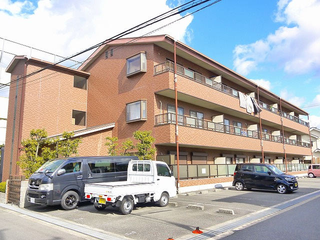 ラフィネ（三条宮前町）の外観|キレイな外観です。