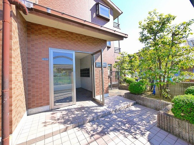 ラフィネ（三条宮前町）のエントランス|エントランスです