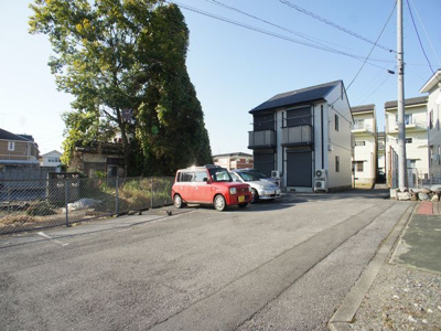 【駐車場】 | シャーメゾン睦Ｂ | 駐車場使用可能です♪