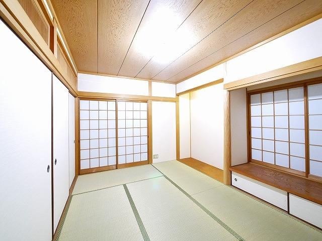 白庭台１丁目貸家の和室