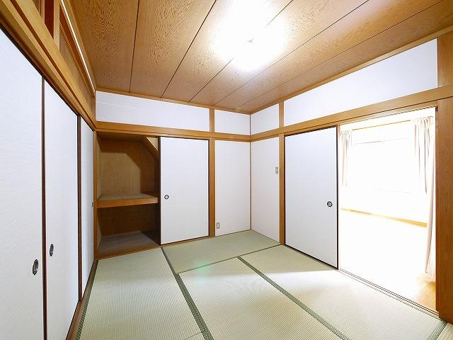 白庭台１丁目貸家の和室