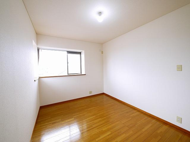 白庭台１丁目貸家の洋室