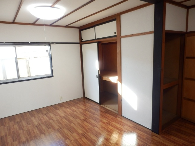 山形市六日町の１Kの洋室