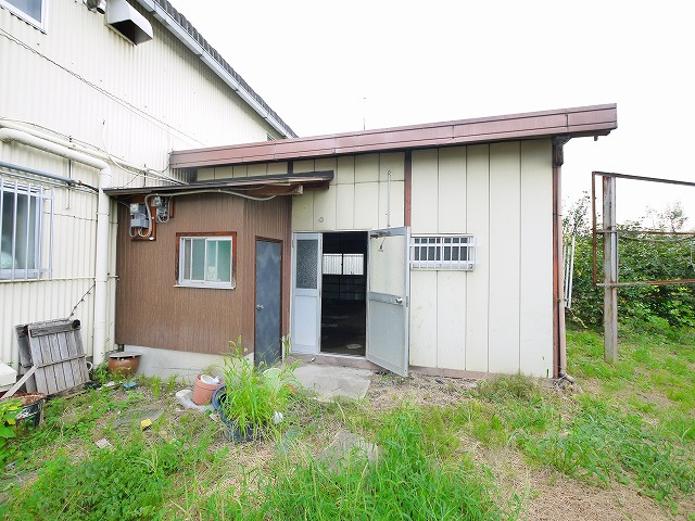 大西倉庫・事務所の外観