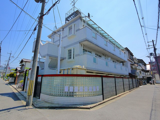 シティパレス芝辻の外観|清潔感のあるホワイトの外観です