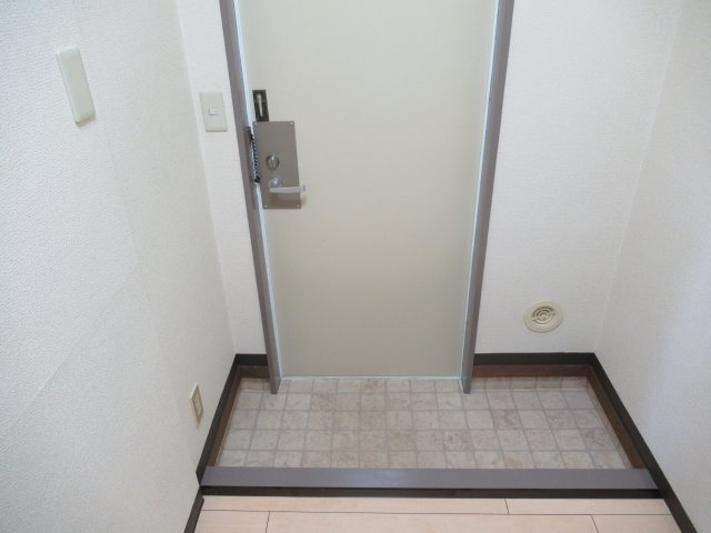 レジデンス大手町の玄関