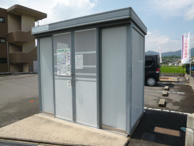 総社市福井の賃貸マンションのその他共用部分|敷地内ゴミステーション