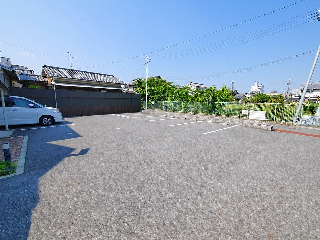 グリーンアイランドの駐車場|駐車場に車を止められます