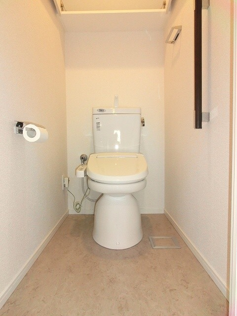 ParkAxis新御徒町Eastのトイレ|温水洗浄便座です