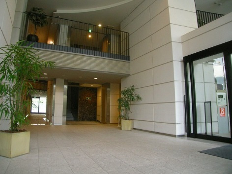 パークタワー大阪中之島フロントのロビー|オシャレで豪華なロビー