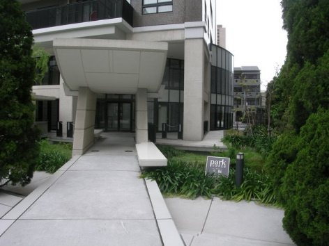 パークタワー大阪中之島フロントのエントランス