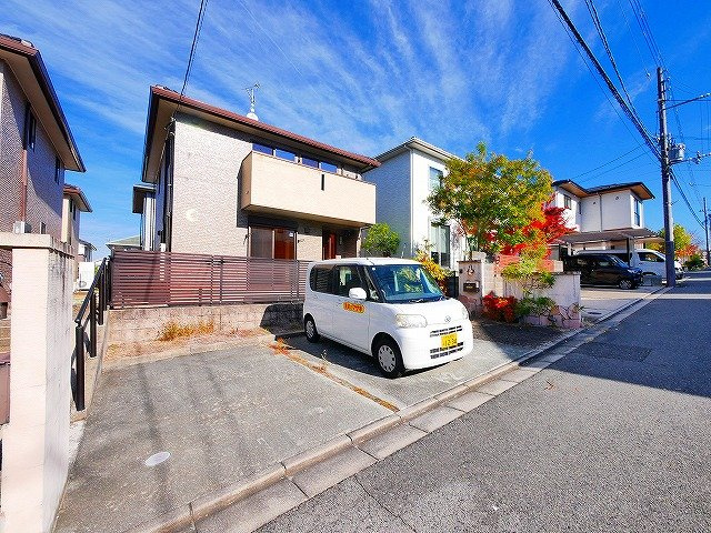 サニーヒルズ　Ｃ棟の駐車場