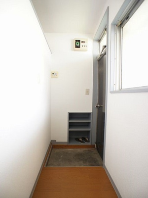 【玄関】 | ＩＮＡコーポ | 下駄箱があります。