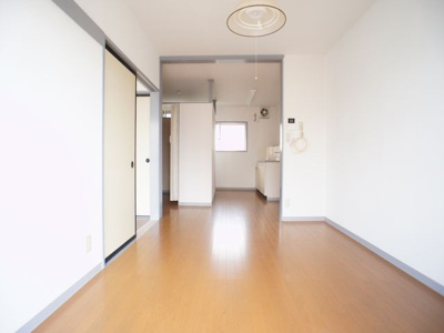 【居間・リビング】 | ＩＮＡコーポ | うれしいオープンキッチンになっています♪