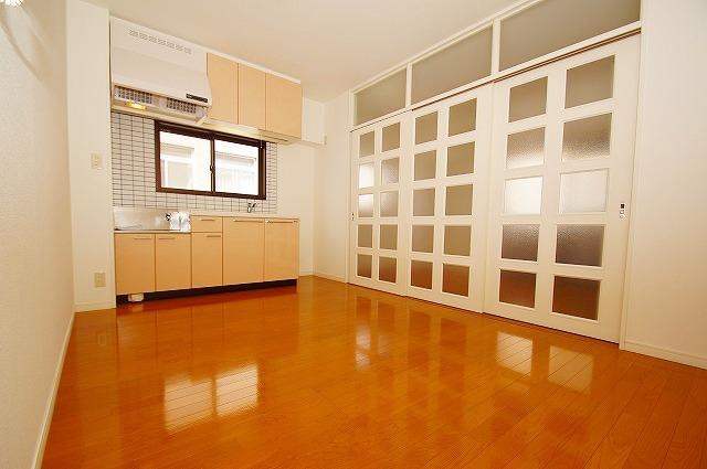 ティ・ファインズ平尾の居間・リビング|ティ・ファインズ平尾（2DK）　ダイニング