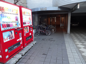 【エントランス】
