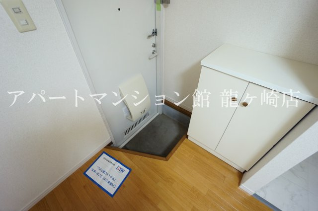 サニーサイドコートCの玄関