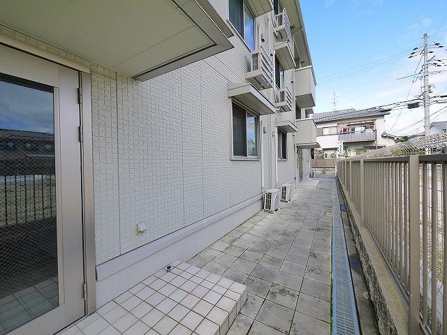 リビングタウン天理　Ａ棟のエントランス|ゆとりのあるエントランスです