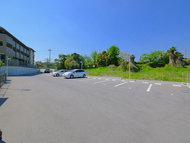 プラナスの駐車場|駐車場があります