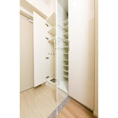 ParkAxis浅草・田原町の玄関|トールタイプのシューズＢＯＸです