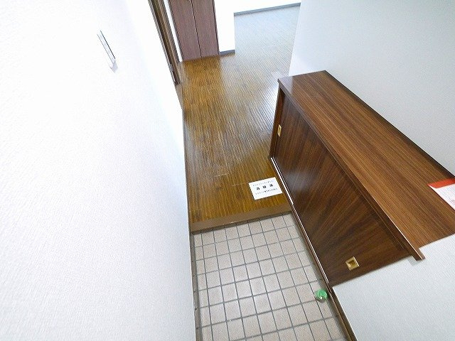 ハイツ108の玄関|落ち着いた玄関です