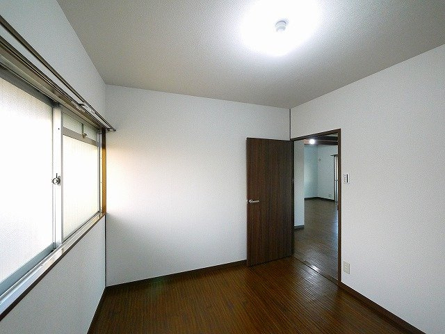 ハイツ108の洋室|コンパクトで使いやすい洋室です