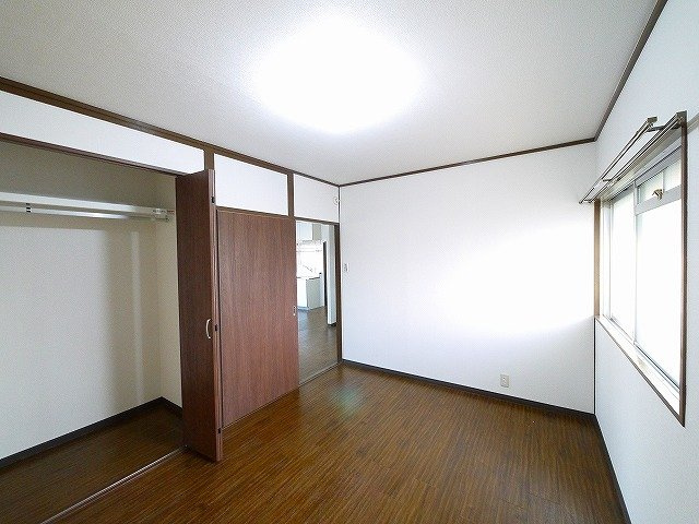 ハイツ108の洋室|使い勝手のいい洋室です