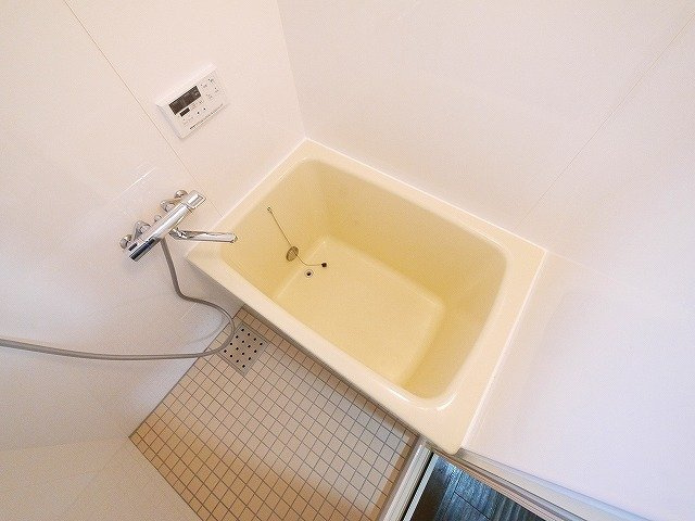 ハイツ108の浴室|落ち着いた空間のお風呂です