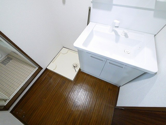 ハイツ108の洗面所|脱衣スペースもあります