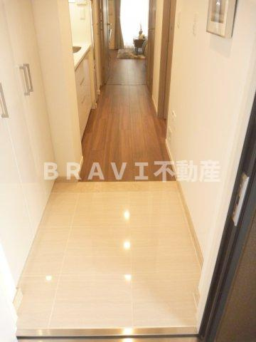 パークアクシス大阪新町　BRAVI不動産の玄関