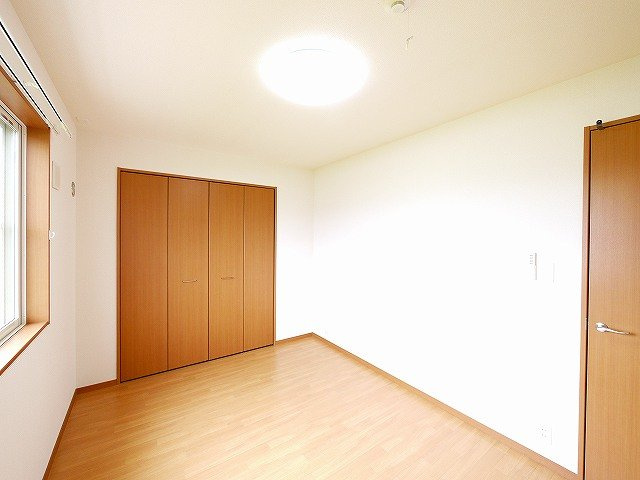 ゆめな都 2番館の寝室|落ち着いて過ごせるお部屋なので、寝室にいかがでしょうか