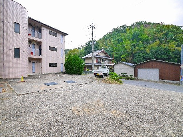 グランツしかはたの駐車場