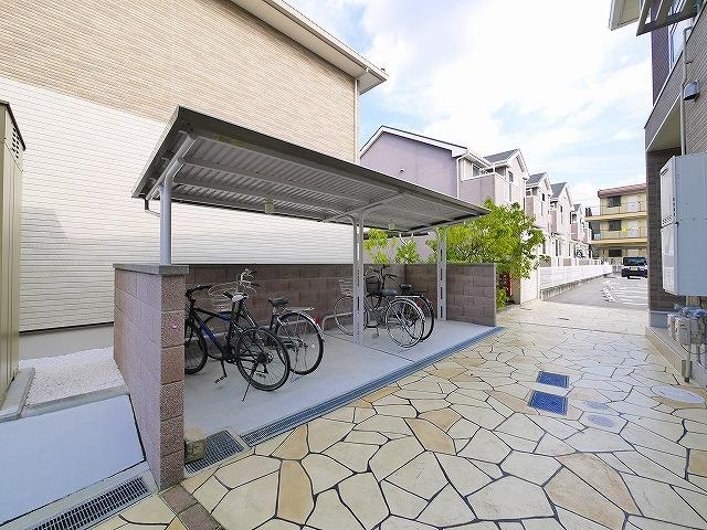 フォンテーヌ　Ｎ－Ⅴのその他共用部分|広い自転車置き場が有ります。